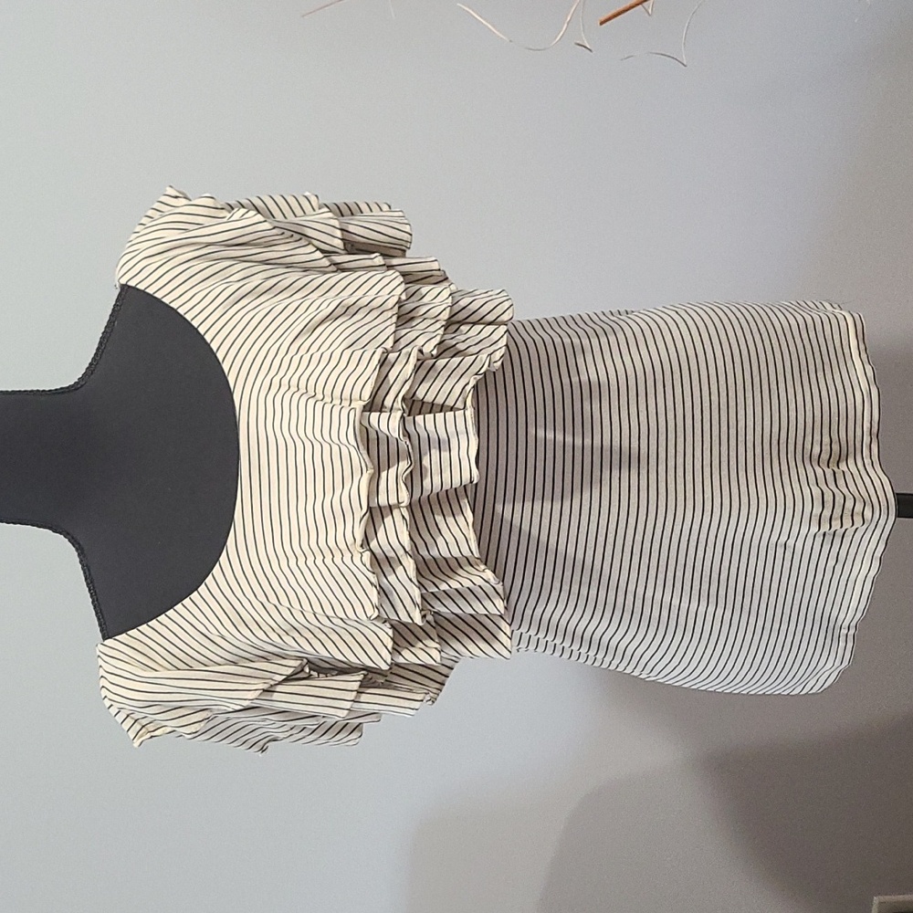 Ralph Lauren Ruffle Top - Picture 6 of 7